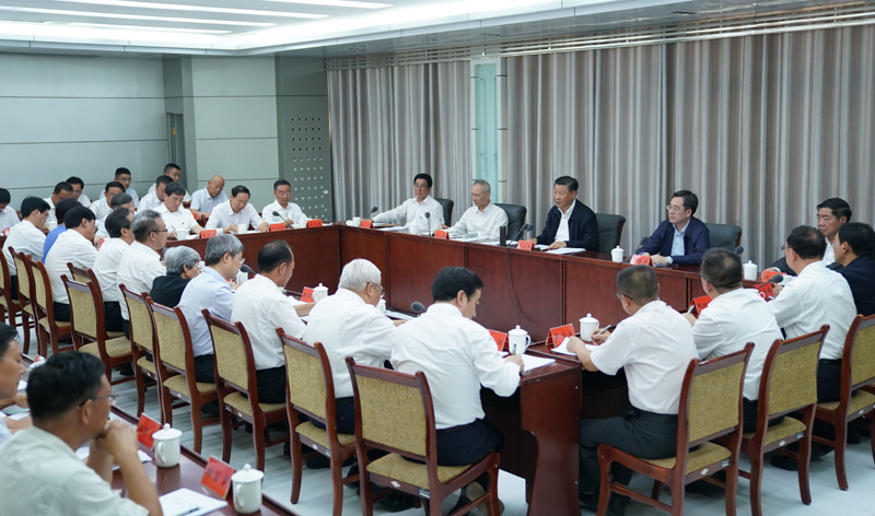 8月19日至22日，中共中央總書記、國家主席、中央軍委主席習近平在甘肅考察。這是19日下午，習近平在敦煌研究院同有關專家、學者和文化單位代表座談并發(fā)表重要講話。